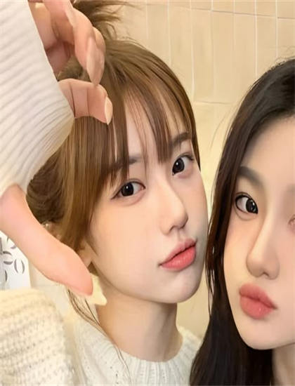 一捏胸一边打扑克全程视频_欧美群妇大免费视频_韩国美女图片